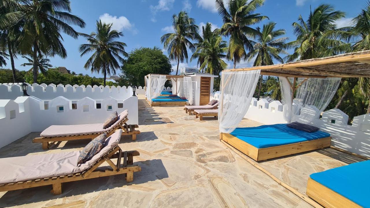Kholle Hotel *